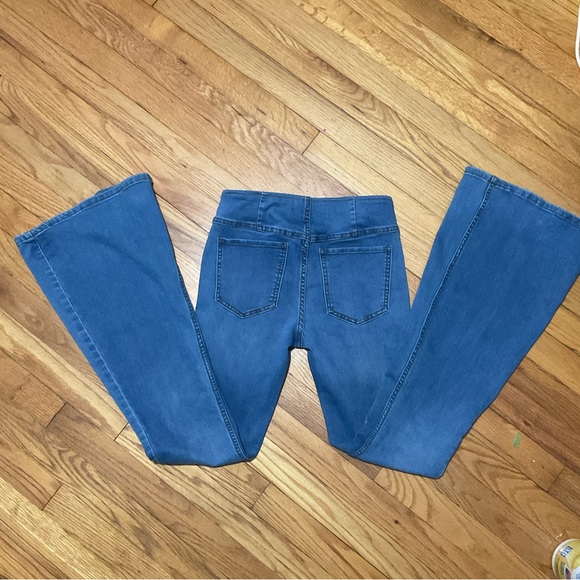 Free People We the Free Penny Pull On Stretch Flare Leg Denim Jeans  26 - Picture 7 of 13